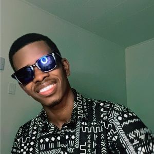 Meet your Posher, Mouctar